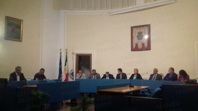 Consiglio comunale a Polla. Al via la rottamazione delle cartelle esattoriali