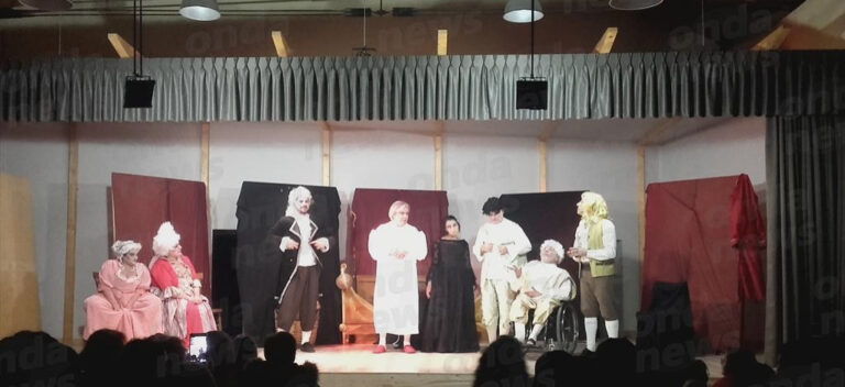 Monte San Giacomo, Teatro a Casa Marone. Successo per “U’Re” della Compagnia “Bianconiglio”