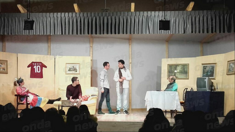 Monte San Giacomo:“Teatro a Casa Marone” ieri la commedia “Prendo in prestito tua moglie”