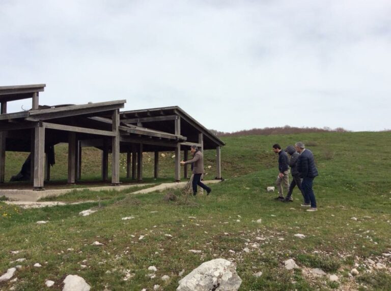 Il Parco Nazionale del Cilento, Vallo di Diano e Alburni abbatte l’ecomostro di Petina