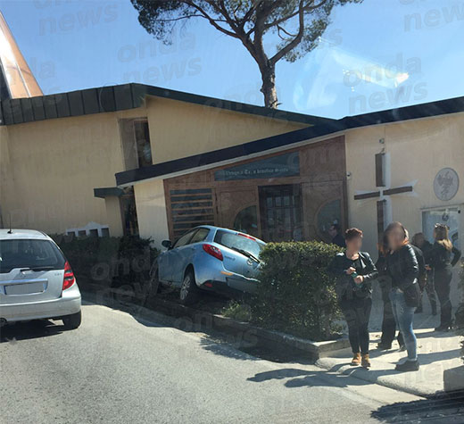 auto-fuori-strada-sala