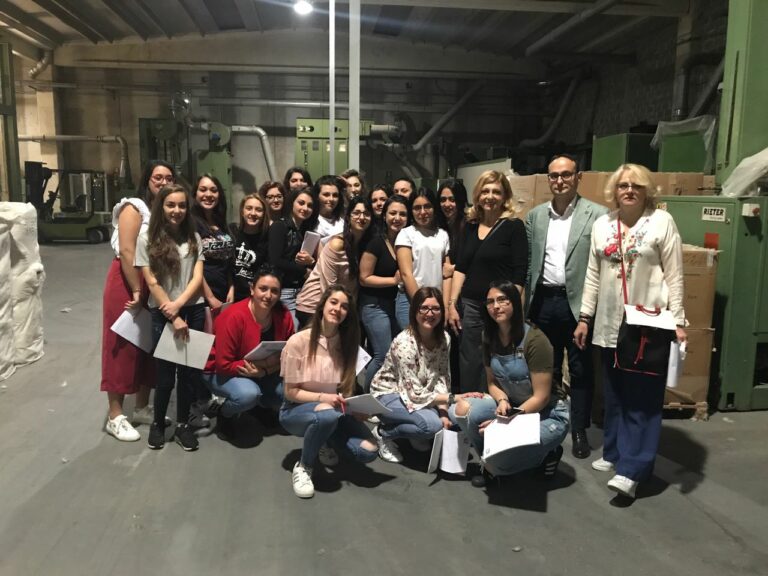 Le allieve del Sistema Moda dell’Istituto “Cicerone” a lezione in azienda