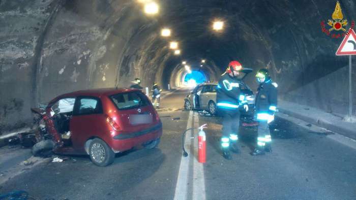 Tragico incidente sull’A3 tra Laino Borgo e Mormanno. Quattro morti tra cui un bambino di 8 anni