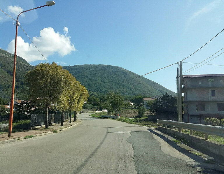 Troppi incidenti sulla SP 268 a Palomonte. I residenti chiedono il rilevatore di velocità