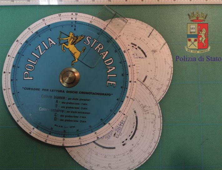 Autista turco guida per 25 ore. Ritiro della patente e sequestro del tir sul Raccordo Sicignano-Potenza