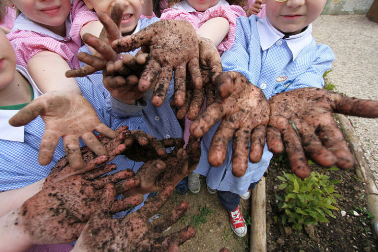 Montesano: bambini a scuola di agricoltura con il nuovo orto didattico. Nasce il progetto #naturalMensa