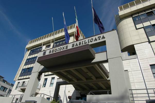 2 milioni di euro per i piccoli Comuni della Basilicata. Fondi anche a Sant’Angelo Le Fratte e Satriano