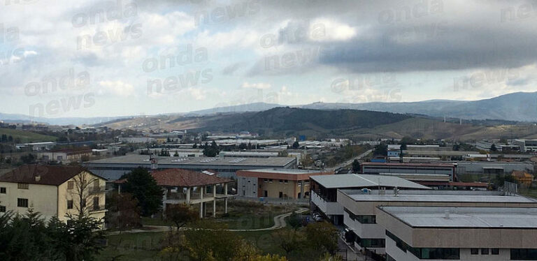 Furto in un’azienda nella zona industriale di Tito. Portati via attrezzi per 20mila euro