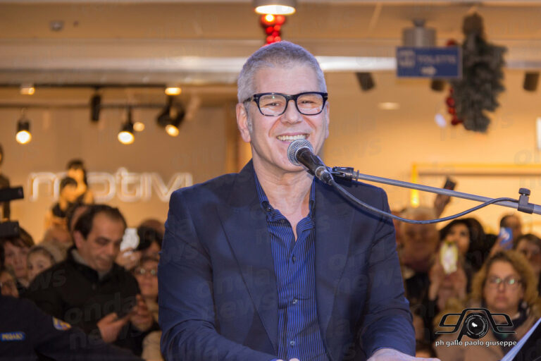 Michele Zarrillo ospite dei festeggiamenti per il primo compleanno del Centro Commerciale Diano