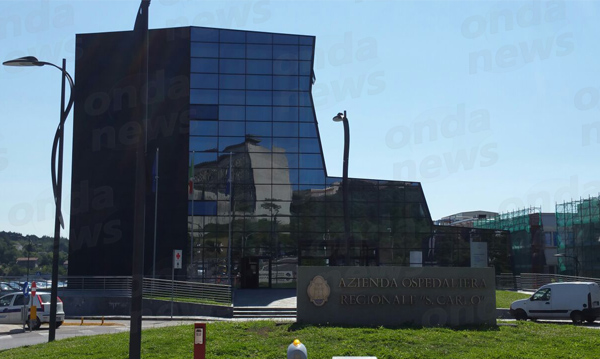 Ospedale di Potenza. Effettuato per la prima volta doppio impianto valvolare aortico a cuore battente