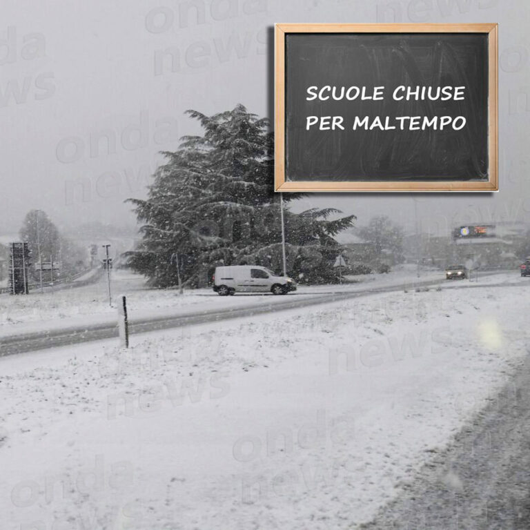 Brusco calo delle temperature, gelo e neve. Scuole chiuse in diversi comuni