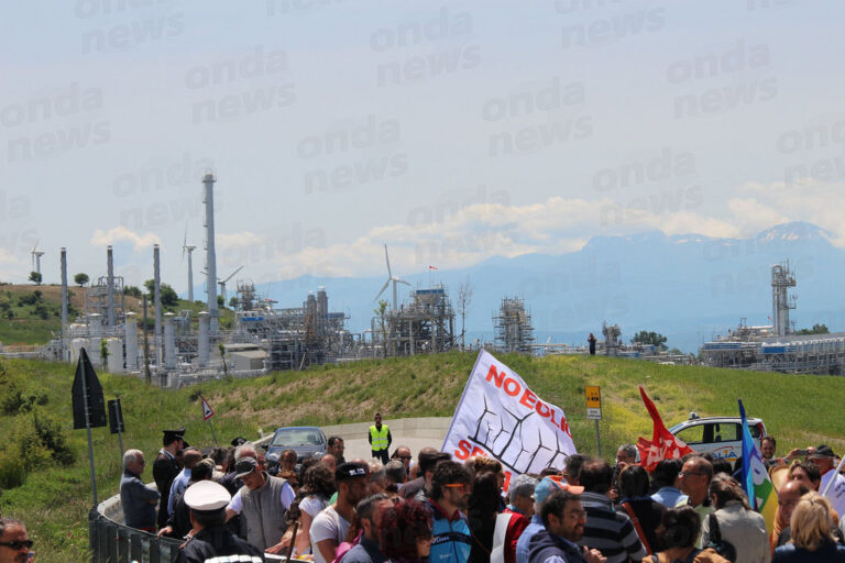 Petrolio, associazioni unite contro Tempa Rossa. Tantissimi alla manifestazione di Corleto Perticara