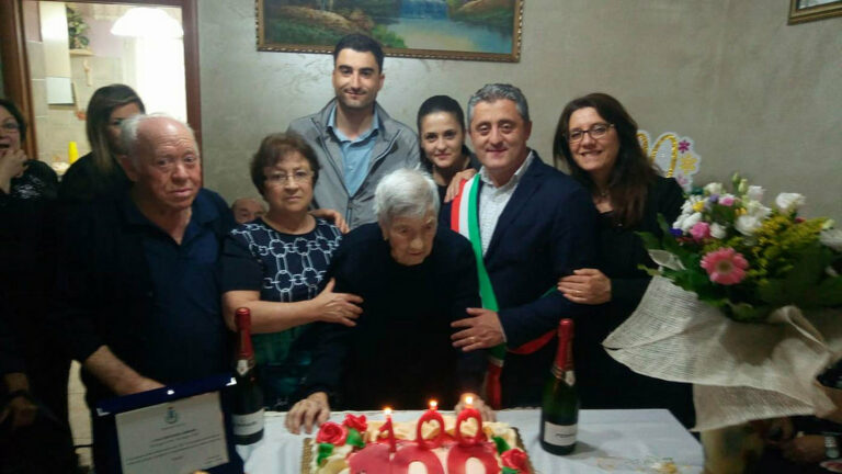 Bella festeggia i 100 anni di nonna Vita Crescenzia Gerardi. In paese è la seconda centenaria del 2018