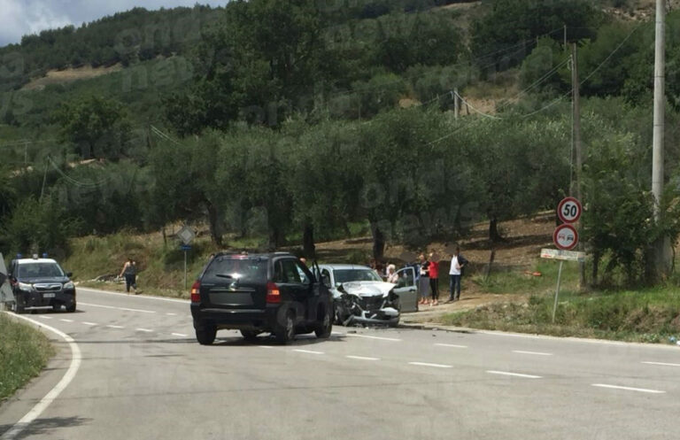 Scontro tra due auto sulla ex S.S.19 ter ad Auletta. Ferito un ragazzo di Salvitelle