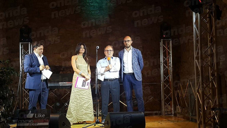 Musica ed emozioni a Padula per la serata finale del Premio dedicato a Fabrizio Berlincioni