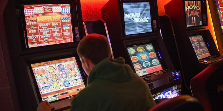 Vallo della Lucania: regolamento limita la gestione delle slot machine. Gli esercenti ricorrono al Tar