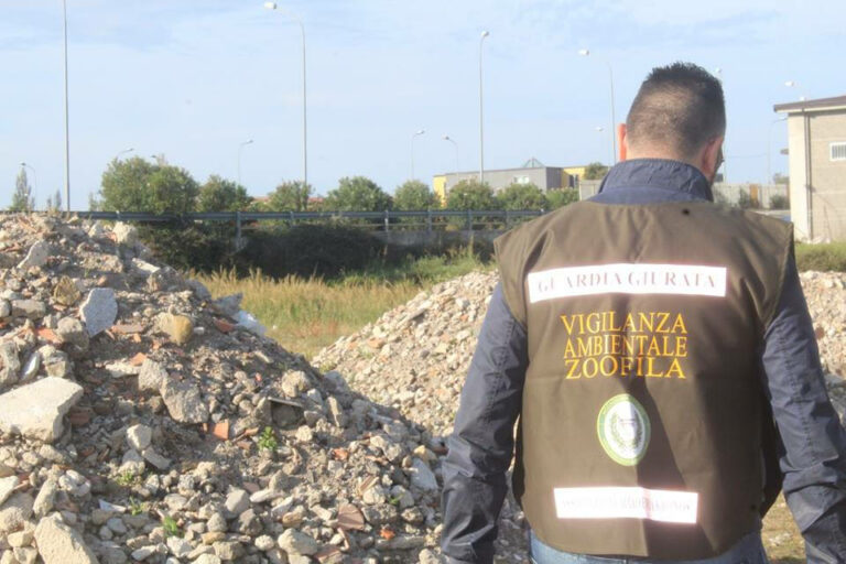 Deposito incontrollato di rifiuti speciali nell’area PIP di Serre. Denunciato un imprenditore