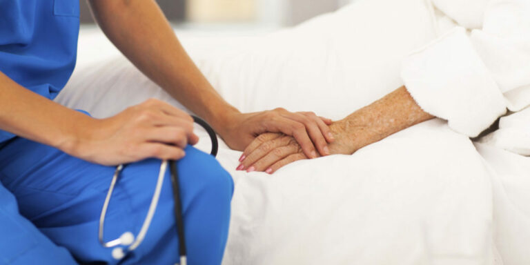 Giornata mondiale delle cure palliative. Domani visite gratuite a Sant’Arsenio e ad Eboli