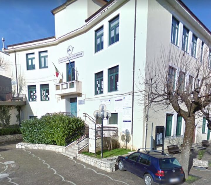 Ladri in azione a Monte San Giacomo. Rubati i computer della Scuola Media