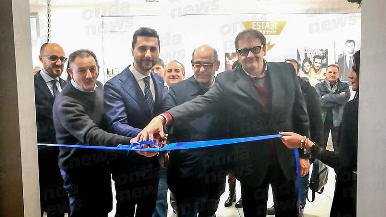 Inaugurato al Centro Commerciale Diano il Bancomat della Banca Monte Pruno