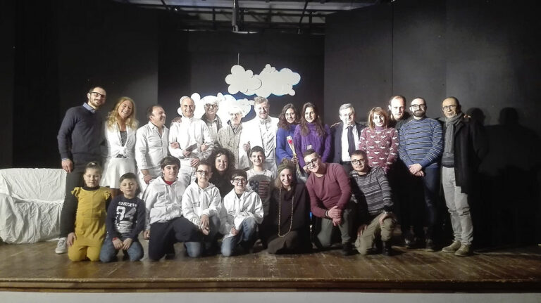 Risate al Festival Teatrale Santarsenese con “Due comici in paradiso” della Compagnia “I Gabbiani”