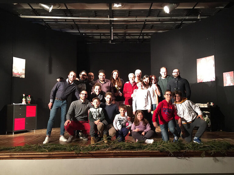 La neve e il gelo non fermano il Festival Teatrale Santarsenese. In scena la Compagnia “Attori per caso”