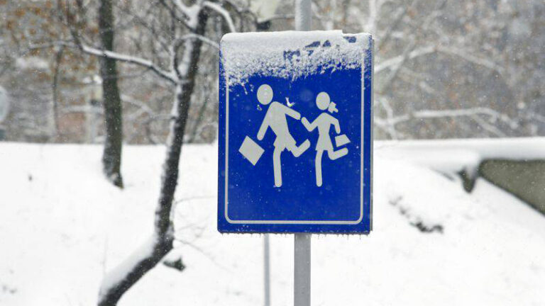 Maltempo e neve. Domani scuole chiuse in diversi comuni del Potentino
