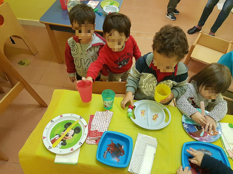 Sant’Arsenio: i bimbi del nido a mensa con materiali riutilizzabili a sostegno del progetto Plastic Free