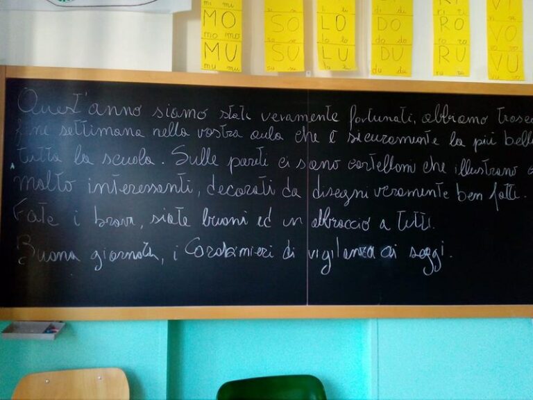 A Picerno e Vietri di Potenza messaggio dei Carabinieri agli alunni. Sulle lavagne un invito al rispetto