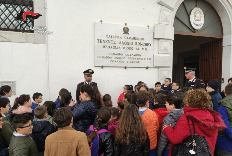 Cultura della legalità. Giovani studenti in visita alla Compagnia Carabinieri di Lagonegro