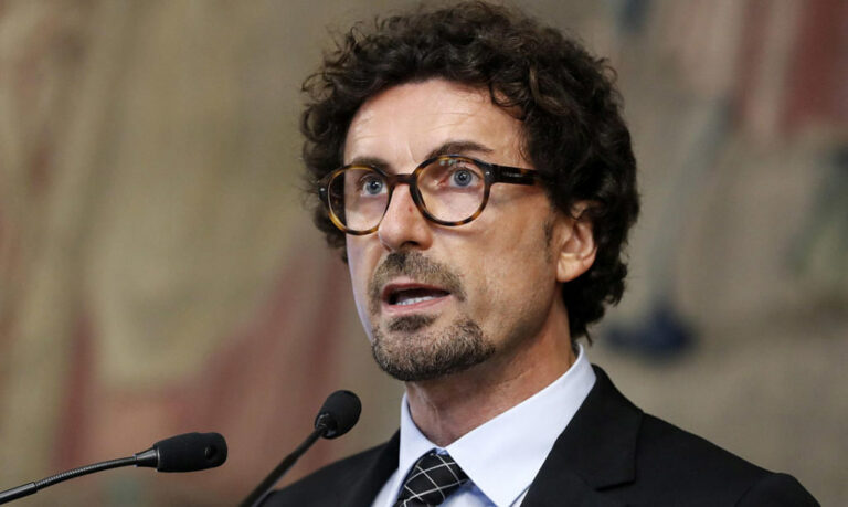 Aeroporto di Salerno. Domani la conferenza stampa con il ministro Danilo Toninelli