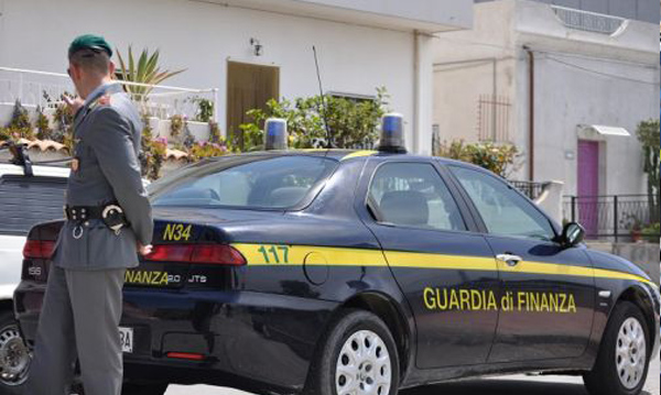 Controlli della Finanza in una multiproprietà e in un bar a Maratea. Scoperti 4 lavoratori in nero