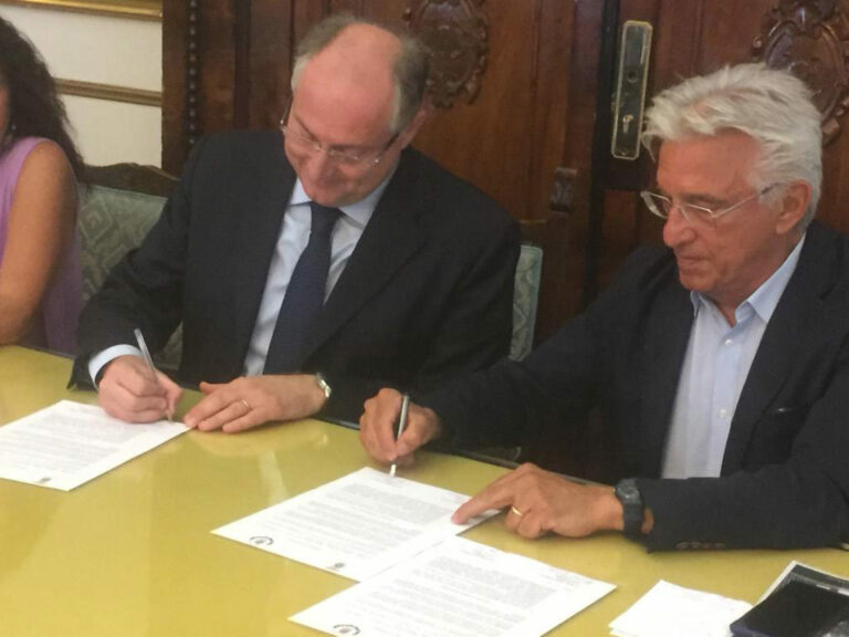 Siglato il Protocollo d’Intesa tra la Provincia e il Comune di Salerno per valorizzare la Biblioteca