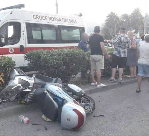incidente auto salerno evidenza
