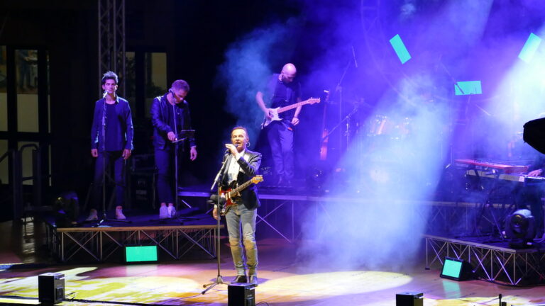 Grande successo a Sant’Arsenio per il concerto in piazza di Dodi Battaglia