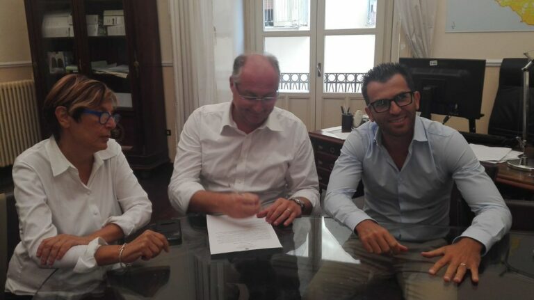 Rogo a Battipaglia,Istituzioni vicine alla città. Verso il divieto di nuovi impianti trattamento rifiuti
