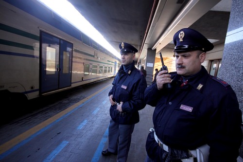 Donna con problemi psichici fugge dalla casa di cura. Rintracciata dalla Polfer su un treno a Potenza