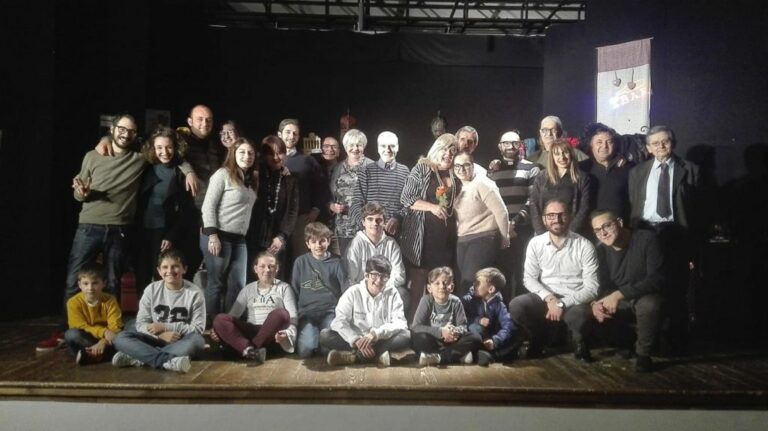 Successo per l’apertura del “Festival Teatrale Santarsenese” con gli attori della Compagnia “Il Mosaico”