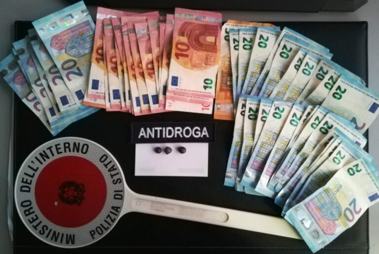 Sorpresi a cedere eroina a Potenza. In manette due cittadini stranieri grazie al fiuto del cane Nora