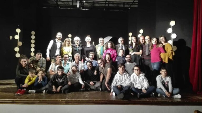 Applausi per la terza serata del “Festival Teatrale Santarsenese” con la Compagnia “A’ Zeza”