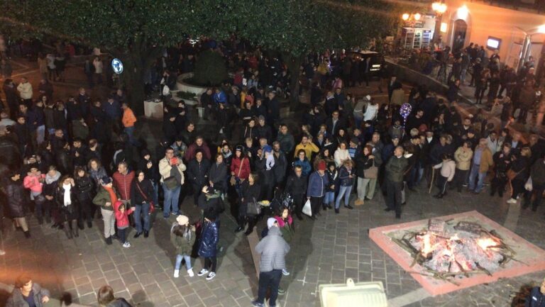 Tanti visitatori e pietanze prelibate per l’inaugurazione della Sagra del Fagiolo di Controne