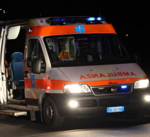 Travolti da un camion mentre verificano un guasto sull’A1 a Capua.Feriti autisti di Sanza e Montesano