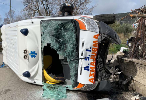 incidente ambulanza capaccio evi