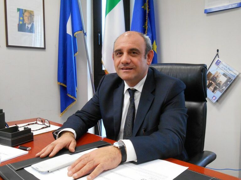 Coronavirus. Il Sindaco di Santa Marina: “Autorizzare i laboratori convenzionati all’analisi dei tamponi”