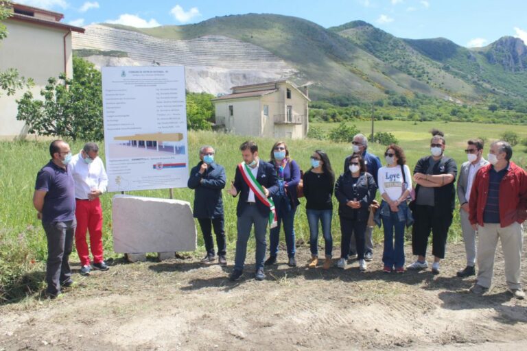 “Il futuro passa da qui”. A Vietri di Potenza la posa della prima pietra de “La Porta della Lucania”