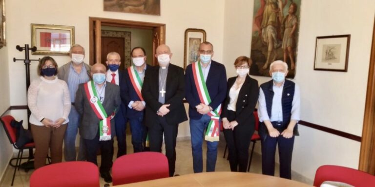 Ferrovia Eboli-Calitri-Pescopagano. Mons. Bellandi incontra i Sindaci e il Comitato interessato al progetto
