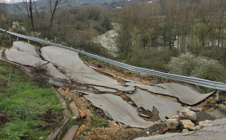 Frana di Auletta. Dopo 6 anni al via l’intervento di ripristino della transitabilità lungo la SS19