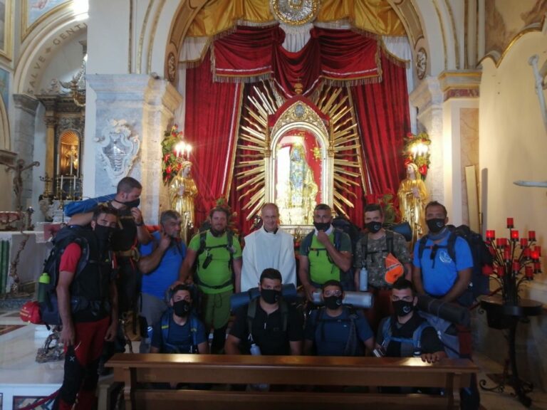 Da Caggiano al Santuario di Viggiano. Devoti alla Madonna Nera ripercorrono a piedi gli antichi sentieri
