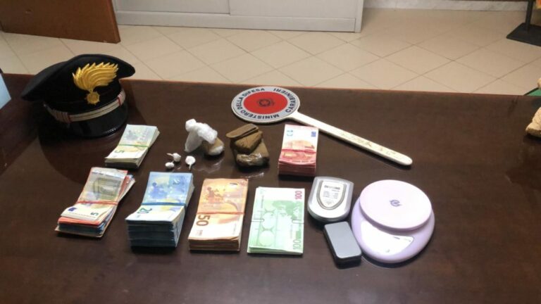 Nasconde in casa hashish e cocaina. Arrestato pusher straniero a Capaccio Paestum