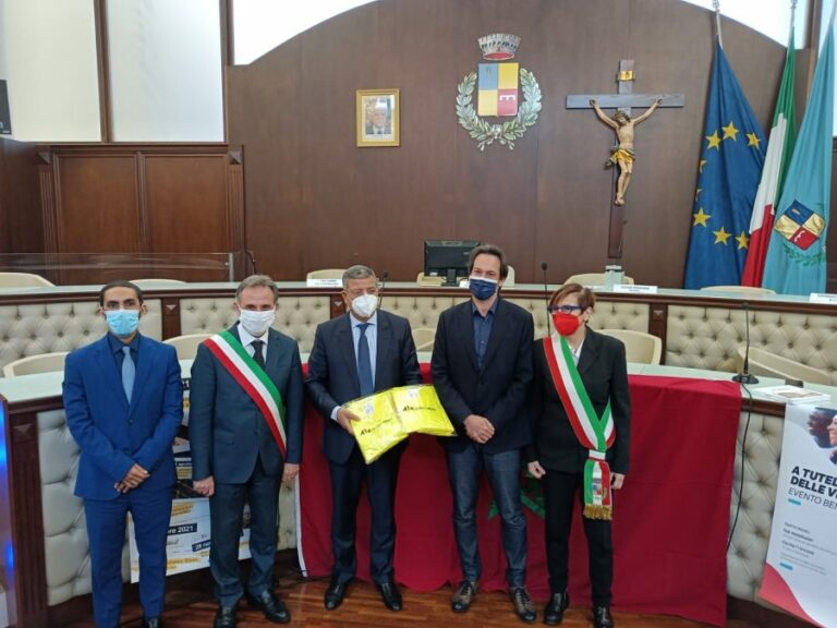 consegna giubbotti battipaglia